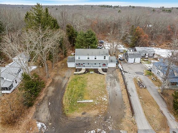 4th image of 637-639 Danielson Pike