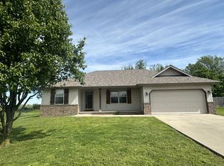 415 W Westgate Dr, Clever, MO 65631