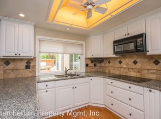 802 Hitching Post Rd, Vista, CA 92081