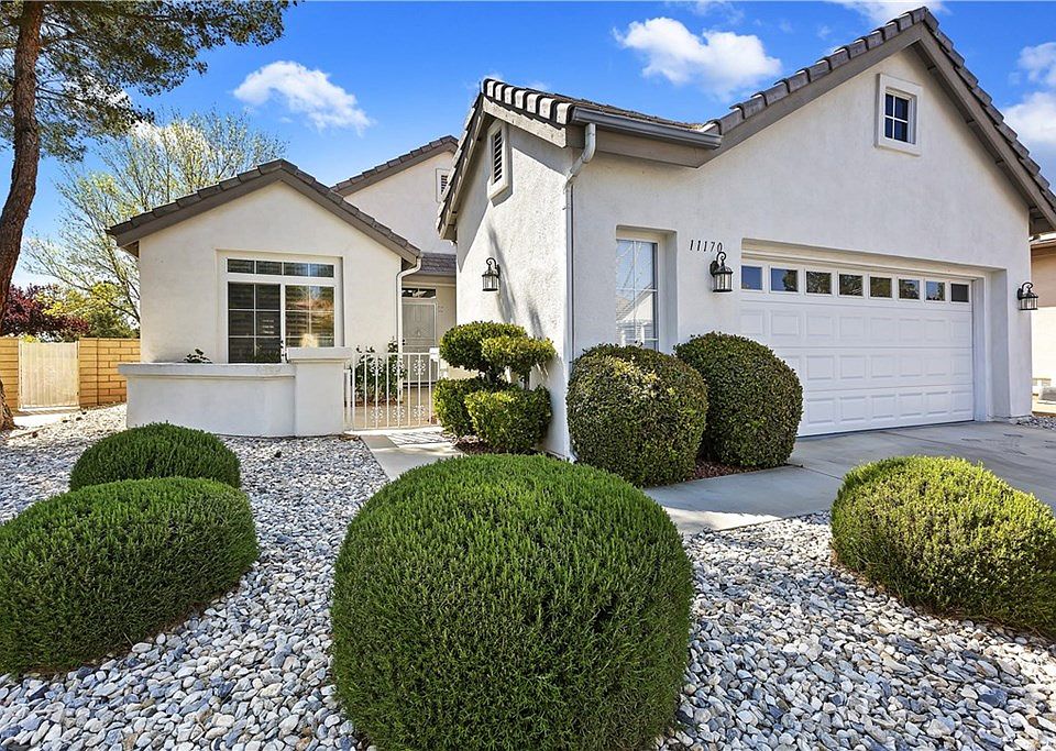 1st image of 11170 Country Club Dr