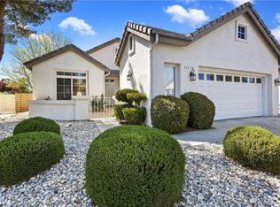 11170 Country Club Dr, Apple Valley, CA 92308