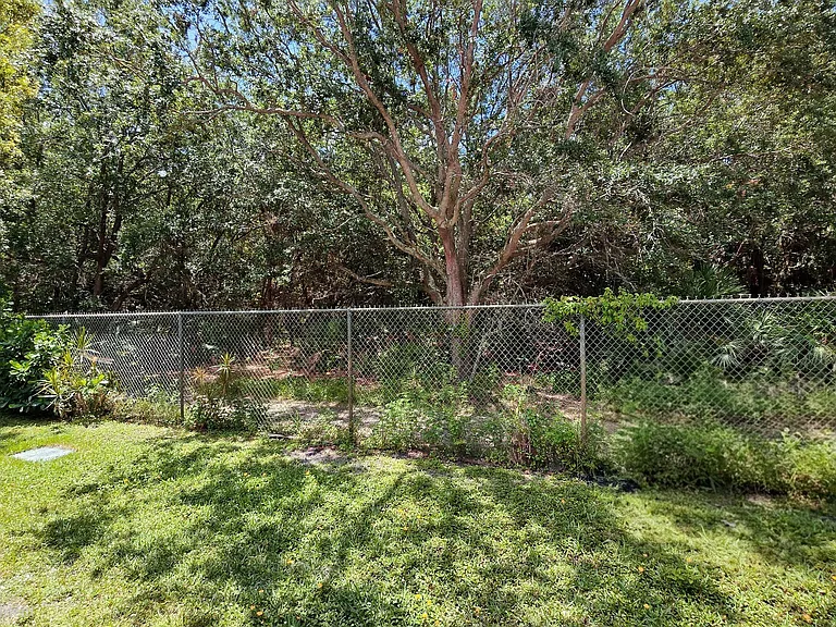 616 NW 47th St — Photo 23