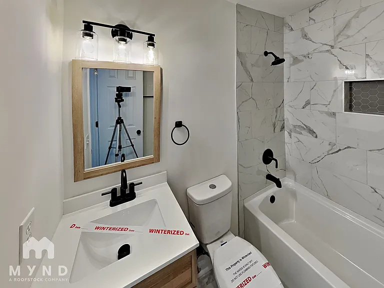 302 Clancy St — Photo 16