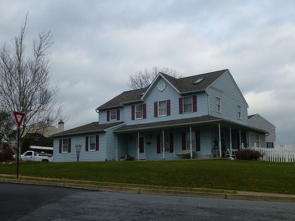 2nd image of 827 Jefferson St