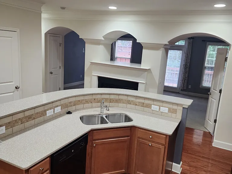 2817 Seneca Creek Ln SE #1 — Photo 3