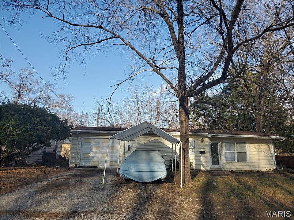 1st image of 1121 Saint Helena Dr
