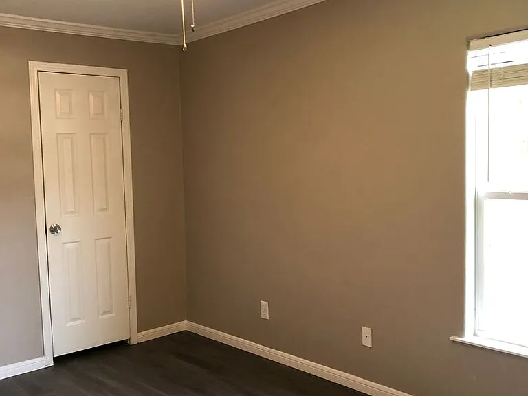 109 Varsity Dr — Photo 16