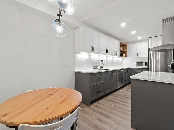 5th image of 9101 Horne St #119