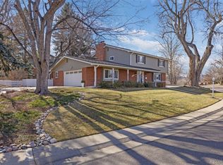 11954 W Applewood Knolls Drive, Lakewood, CO 80215