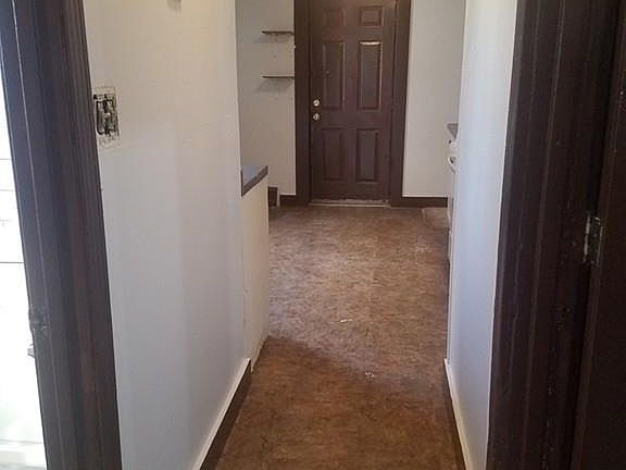 3rd image of 450 Essex St #1