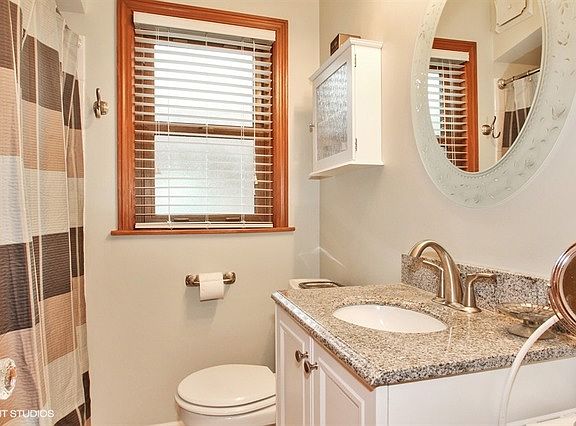 5th image of 6221 N Olcott Ave