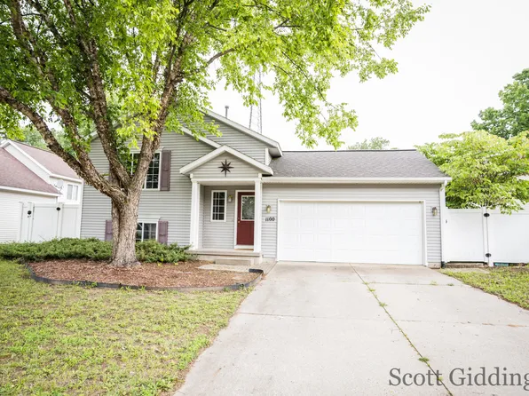1100 Sprucewood Dr, Greenville, MI 48838