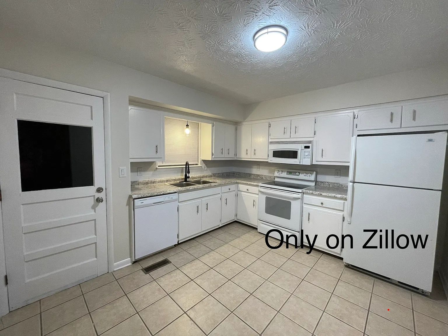 306 SE 7th Pl — Photo 2