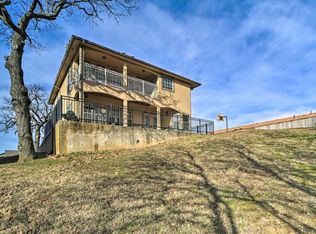 585 Country Club Dr, Tulsa, OK 74127