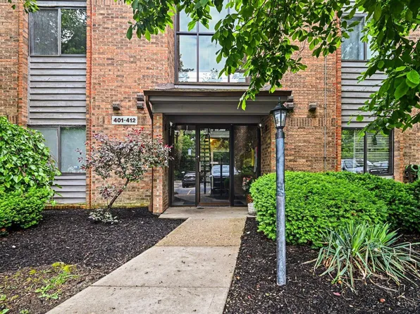1544 W Galbraith Rd Unit 402, Cincinnati, OH 45231