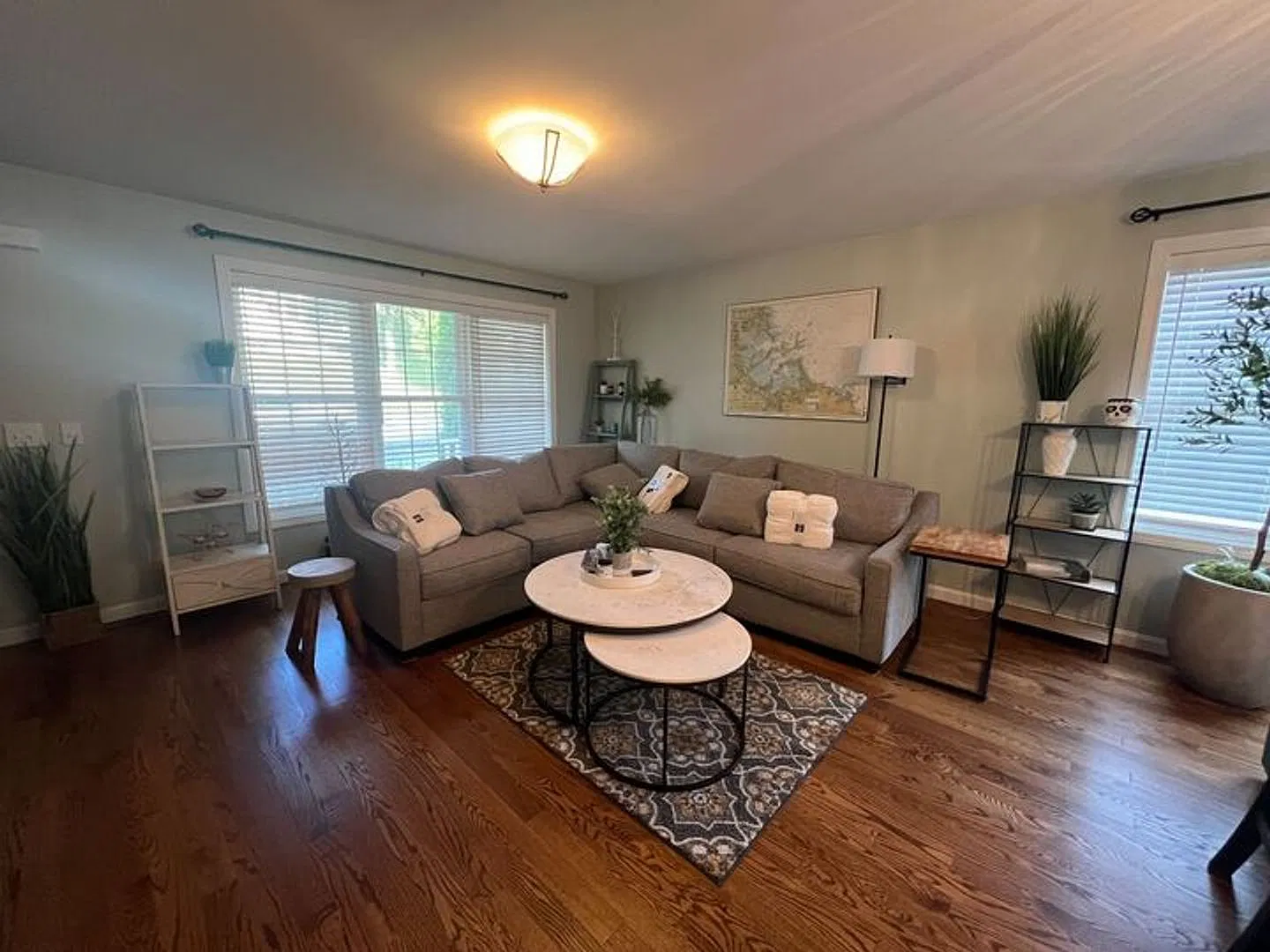 Charming 3-Bedroom Home with Modern Comforts in Worcester, MA — Photo 3
