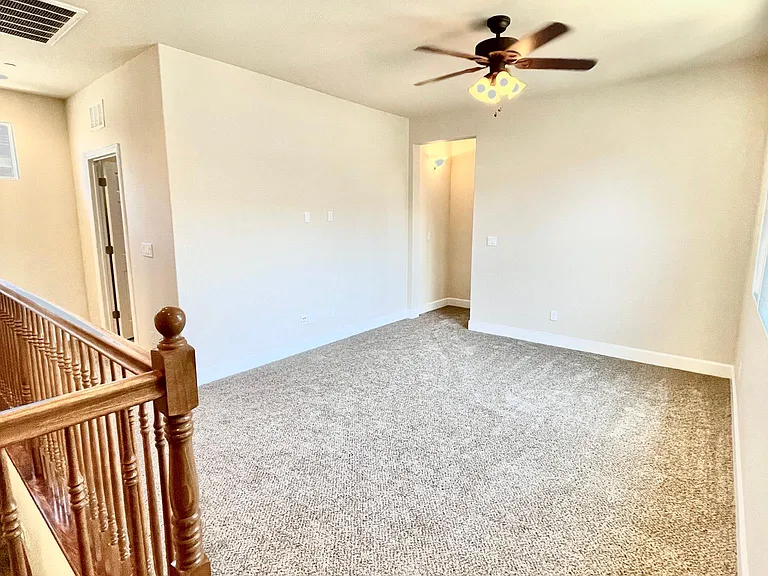 1736 Parkway Dr N — Photo 20