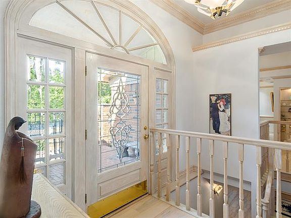 5th image of 4609 Circleview Ct W