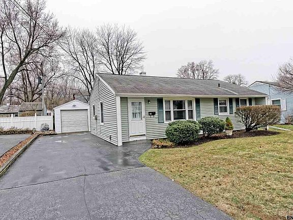 3rd image of 21 Loralee Dr