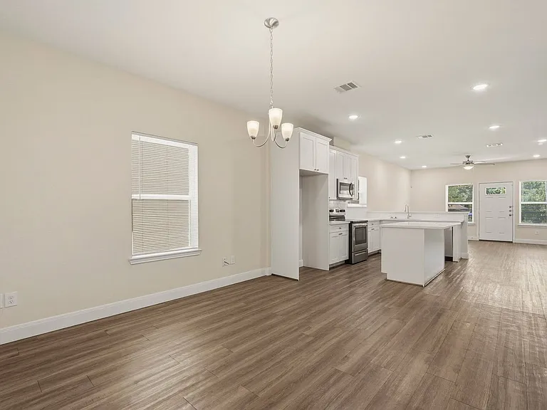 2218 Bringhurst St #B — Photo 14
