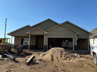 925 Sapphire Ln, Mulvane, KS 67110