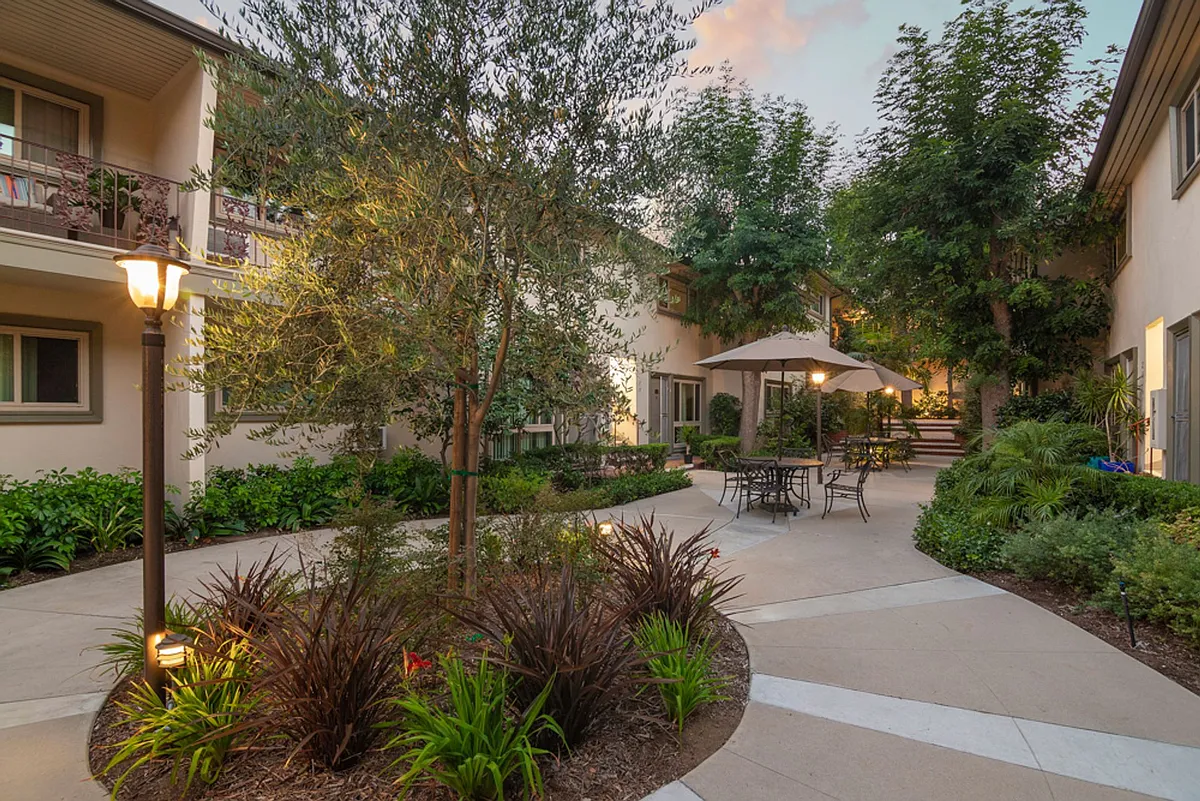 Building Photo - Laurelwood Apartments