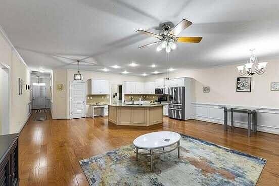 5th image of 3062 Greymoor Cir