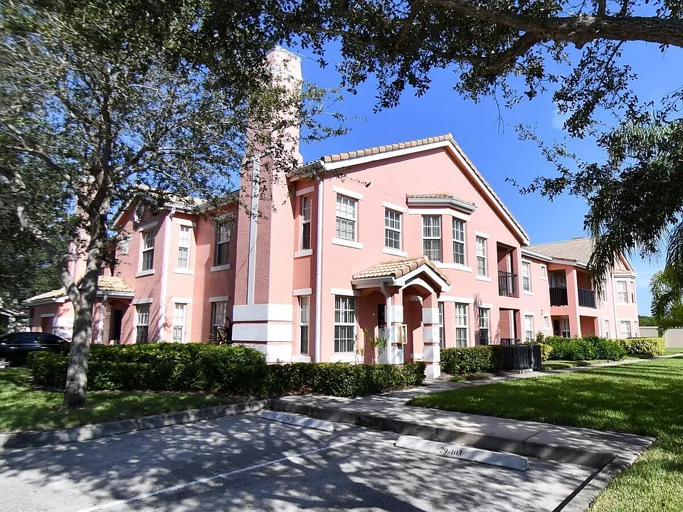 156 SW Peacock Blvd #29-202