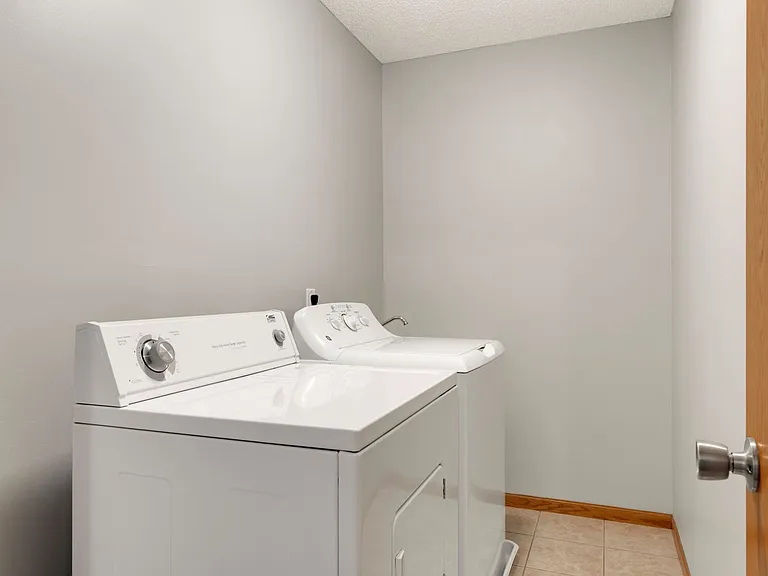 Town Center Townhomes — Photo 33