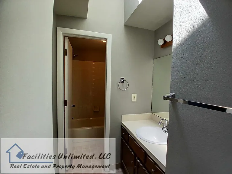 4515 Seaway Cir — Photo 9