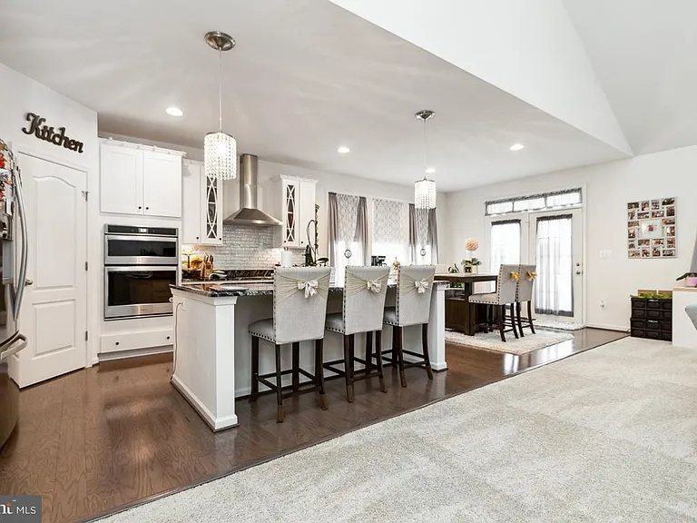 32 Chalice Flower Ct — Photo 1