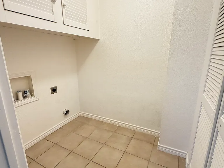 2946 Las Campanas Dr — Photo 24