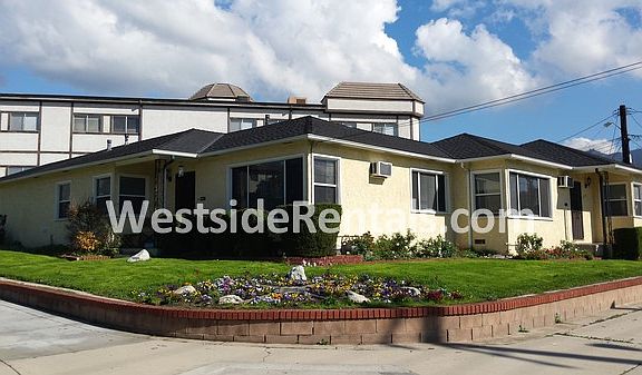 2nd image of 2218 Tulare Ave