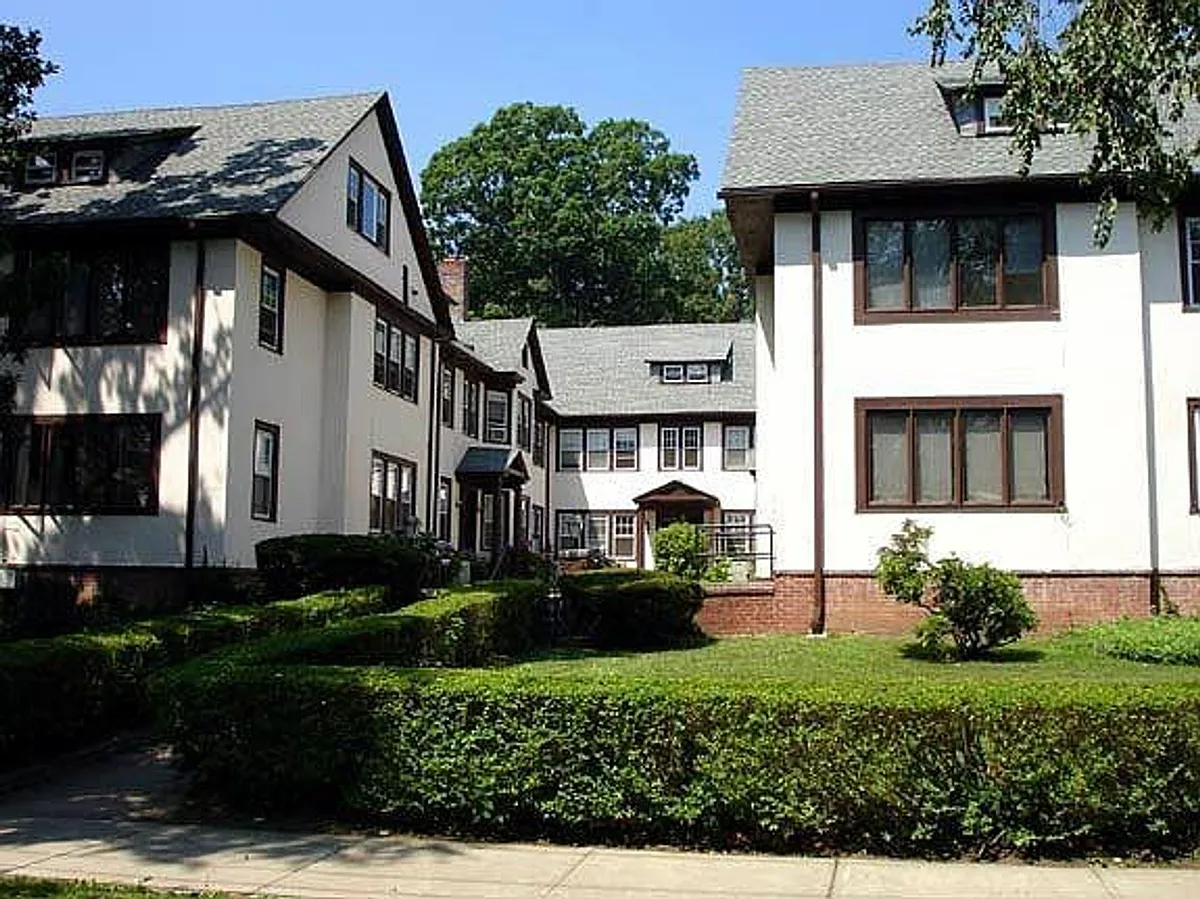 Building Photo - 420 Whitney Ave