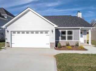630 Fox Hound Dr, Clarksville, TN 37040