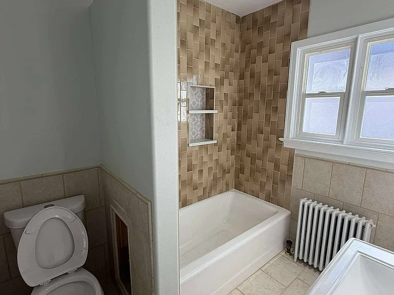 132 W Cedar St — Photo 8