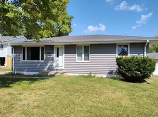 9326 Redman Cir, Omaha, NE 68134