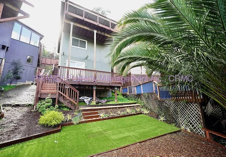 225 California Ave — Photo 7