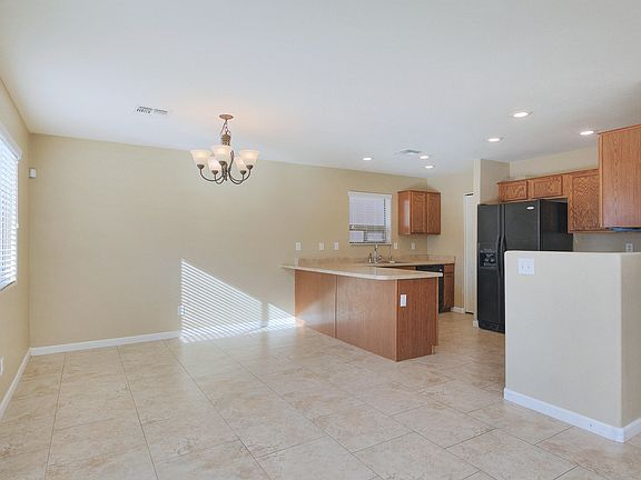 5th image of 41913 W Sunland Dr