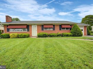 136 Hillside Dr, Fayetteville, PA 17222