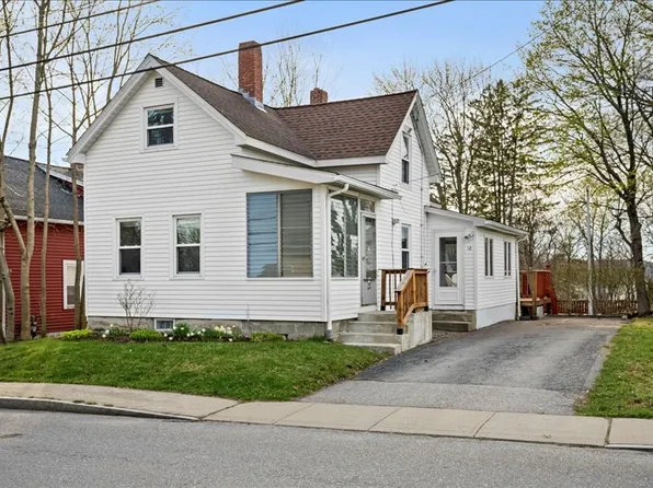 12 New St, Webster, MA 01570