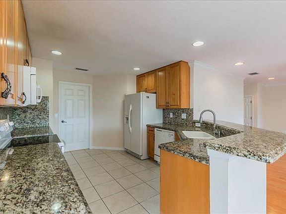 3rd image of 11325 Palm Island Ave