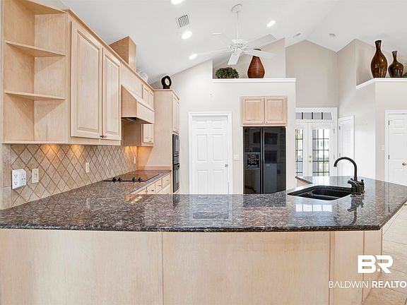 4th image of 30762 Harbour Dr