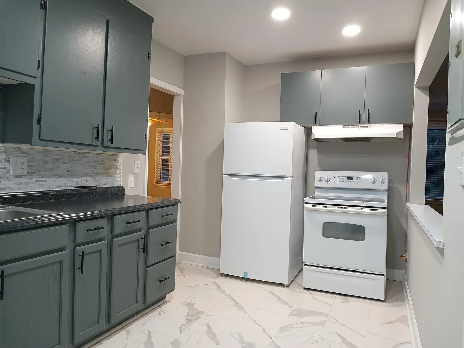 2 bed, 1.0 bath, 984 sqft, $975 — Photo 4