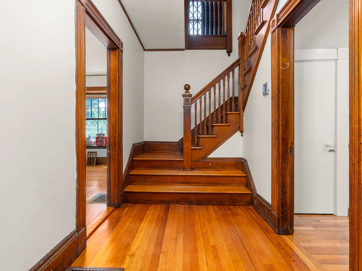 6 bed, 2.5 bath, 2793 sqft, $7,500 — Photo 4