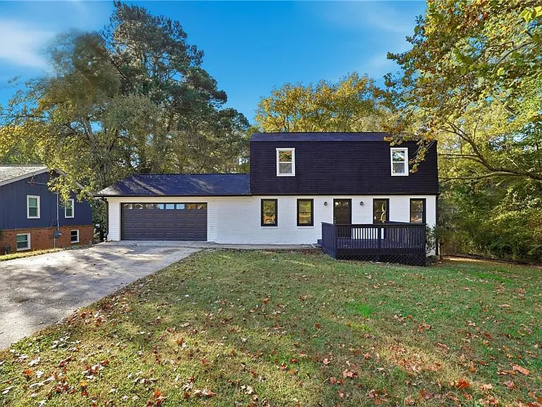 6917 Laurelwood Dr — Photo 2