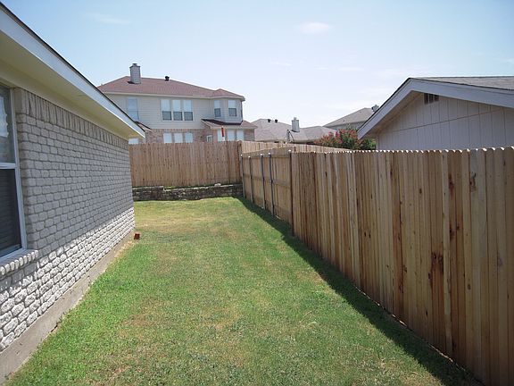 2nd image of 1114 Parkview Trl