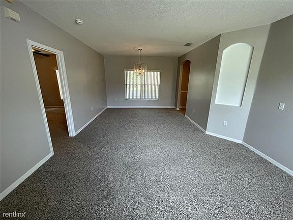 3rd image of 942R Stockport Dr