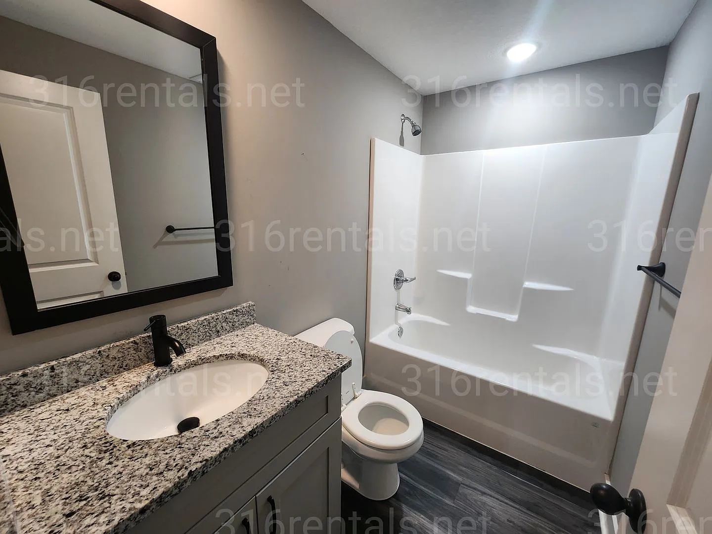 5267 N Toben Ct — Photo 4