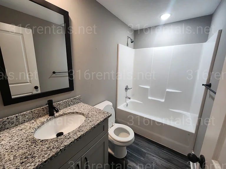 5267 N Toben Ct — Photo 4
